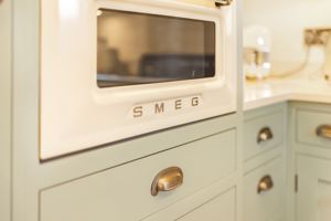 Kitchen- click for photo gallery